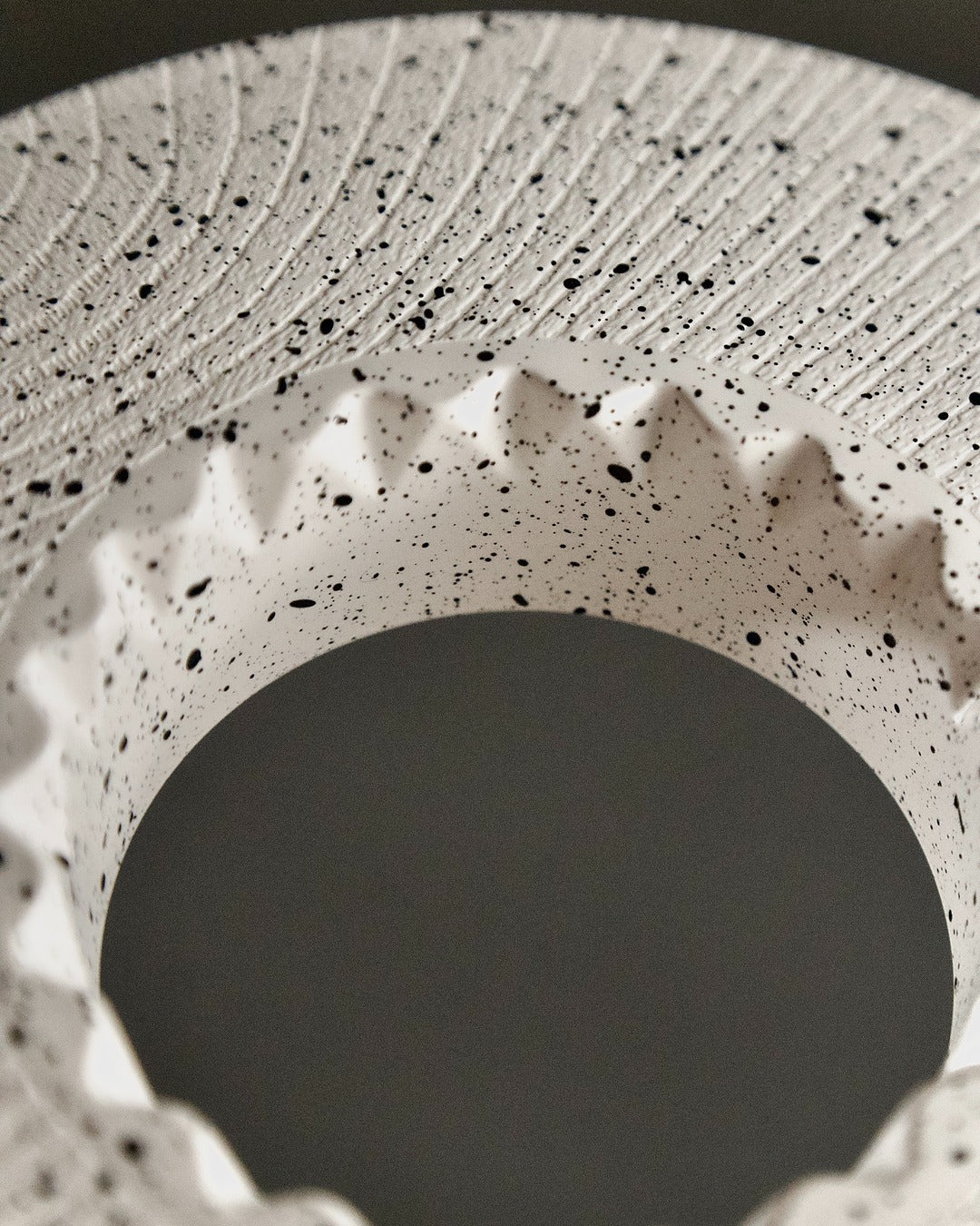 Origami Holder Grain White x Black